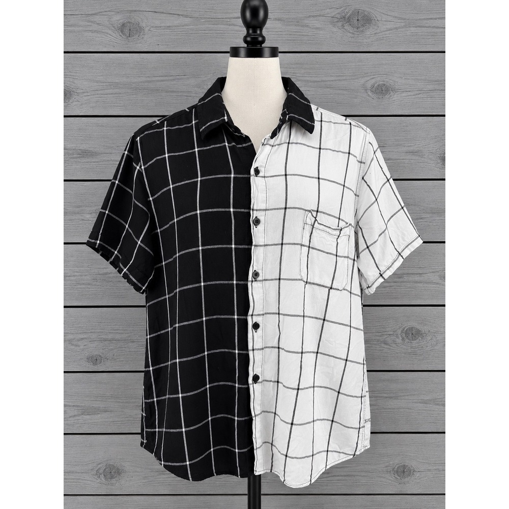Hot Topic Button Down Shirt Medium Black White Split Grid Plaid Short Sleeve